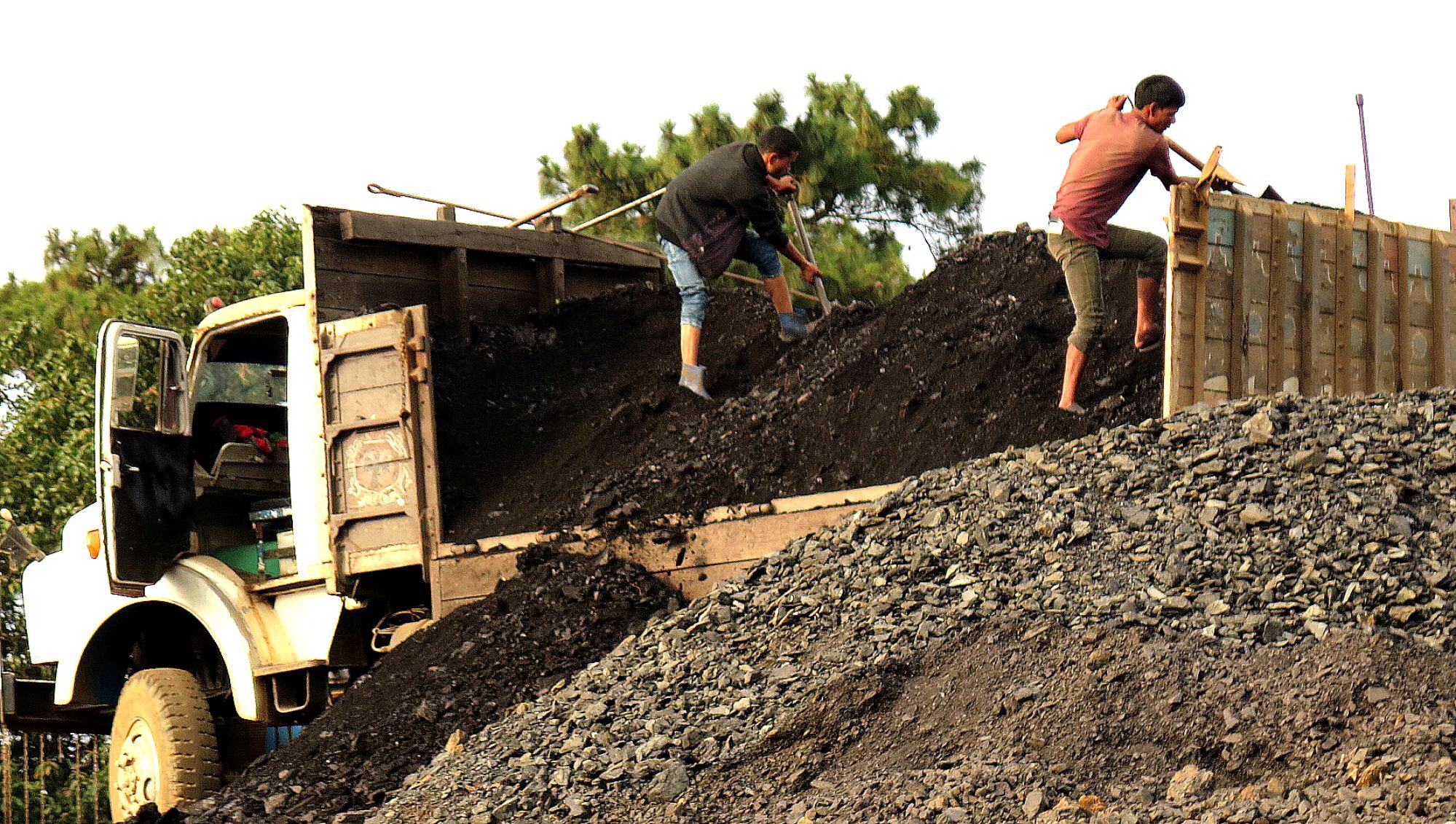 Meghalaya’s Coal Shutdown Is Leaky, Testing Authority of Law and Court